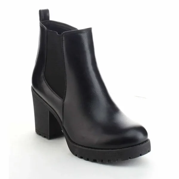sub-buzz-20996-1534361742-7.jpg.webp Everyday Chic Leather Ankle Boots